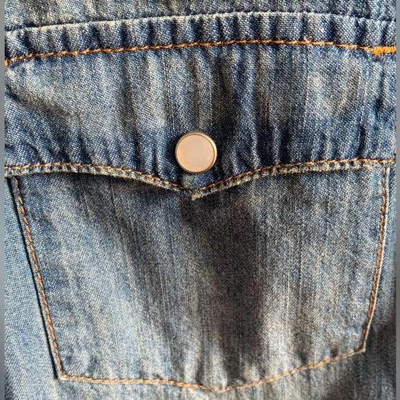 Levi's Girls Denim Shirt, Size Large (12-13 yrs), Blue - Excellent Condition! - Picture 3 of 7